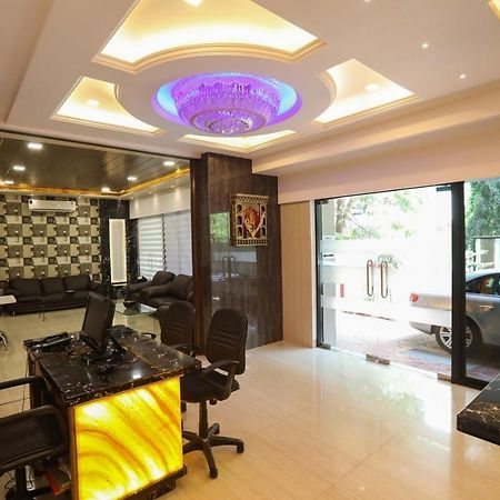 מומביי Jyoti Dwelling Hotel מראה חיצוני תמונה