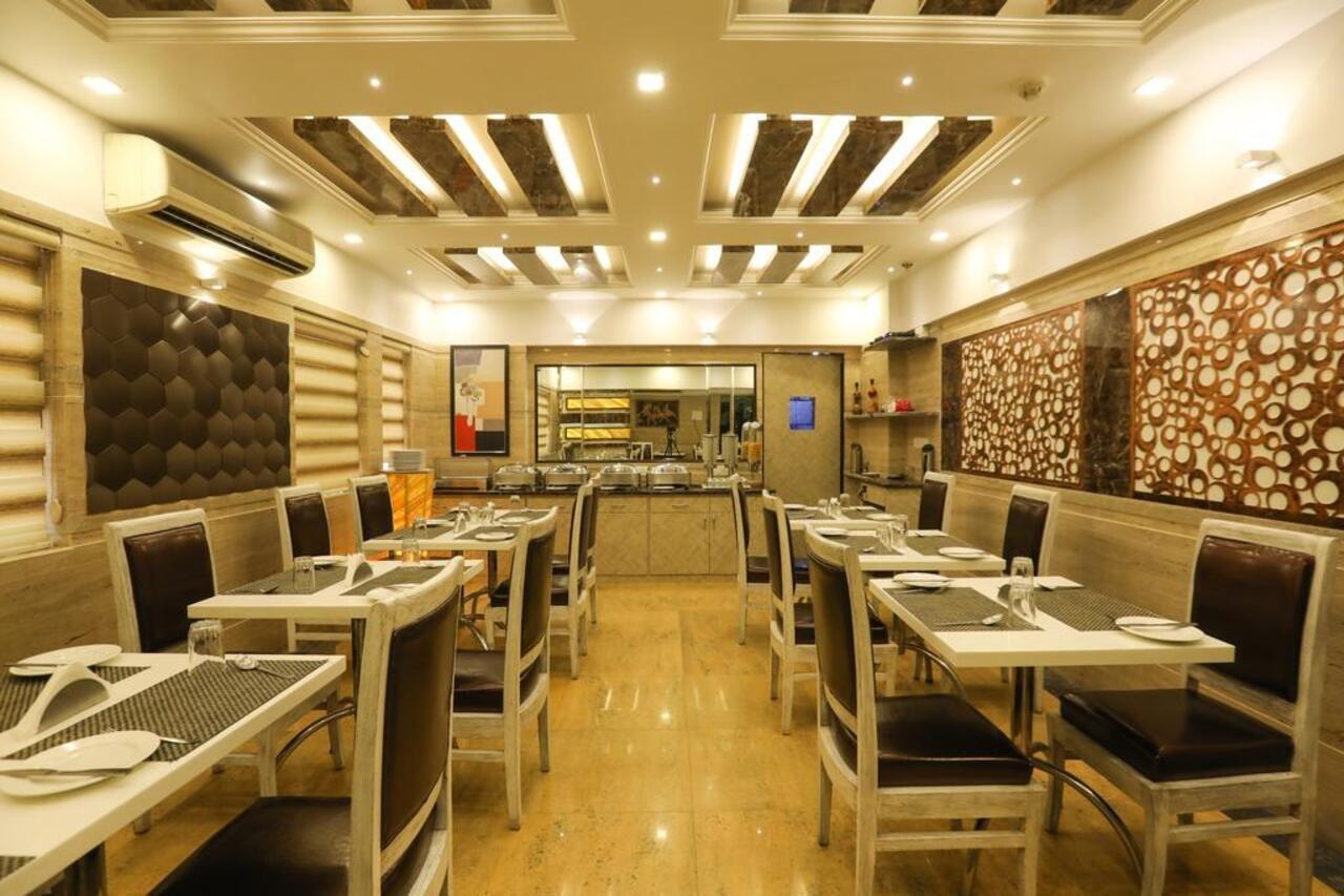 מומביי Jyoti Dwelling Hotel מראה חיצוני תמונה