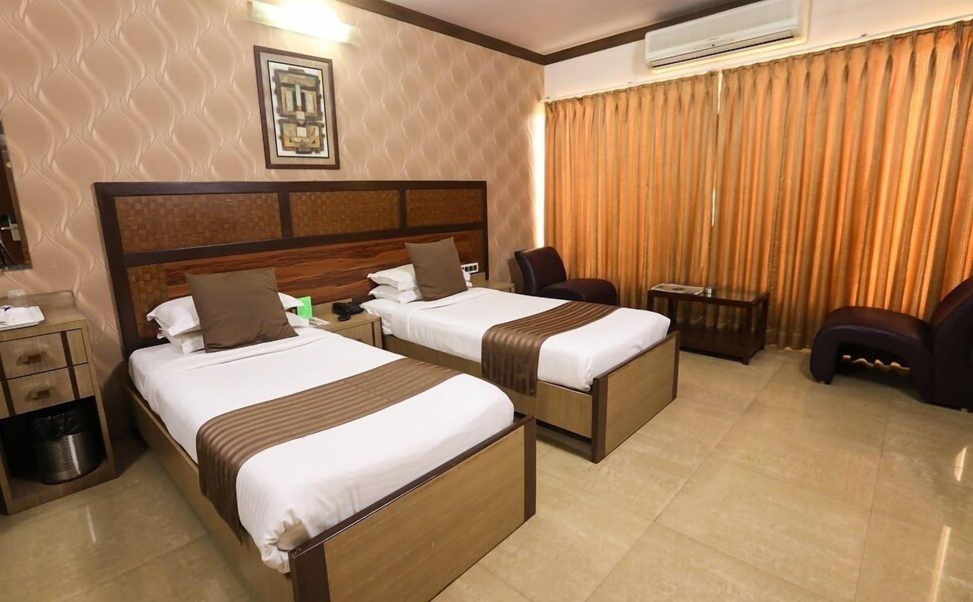 מומביי Jyoti Dwelling Hotel מראה חיצוני תמונה