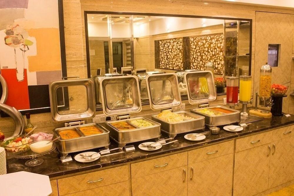 מומביי Jyoti Dwelling Hotel מראה חיצוני תמונה