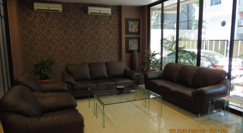 מומביי Jyoti Dwelling Hotel מראה חיצוני תמונה