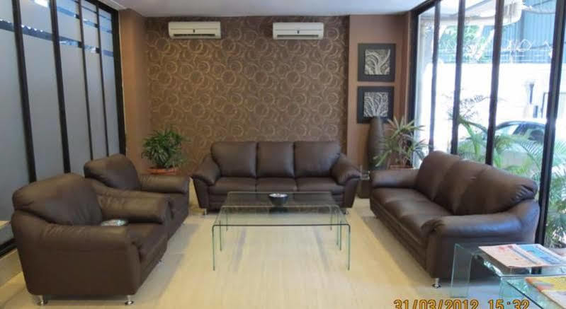 מומביי Jyoti Dwelling Hotel מראה חיצוני תמונה