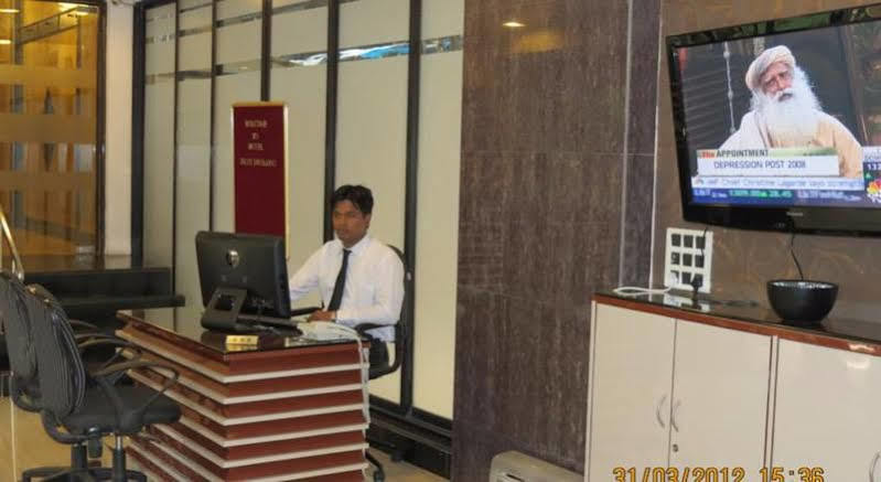 מומביי Jyoti Dwelling Hotel מראה חיצוני תמונה