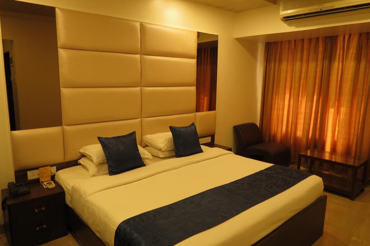 מומביי Jyoti Dwelling Hotel מראה חיצוני תמונה
