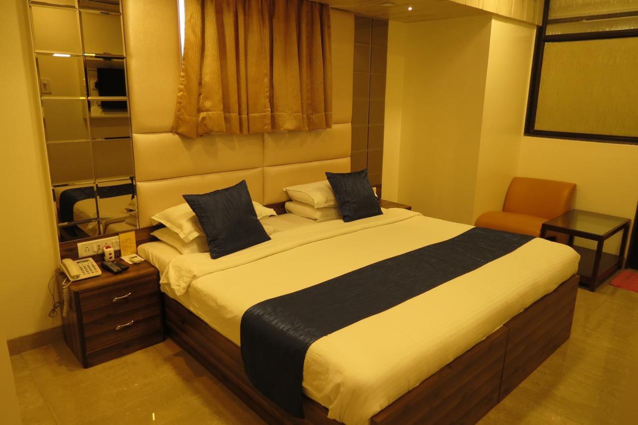מומביי Jyoti Dwelling Hotel מראה חיצוני תמונה