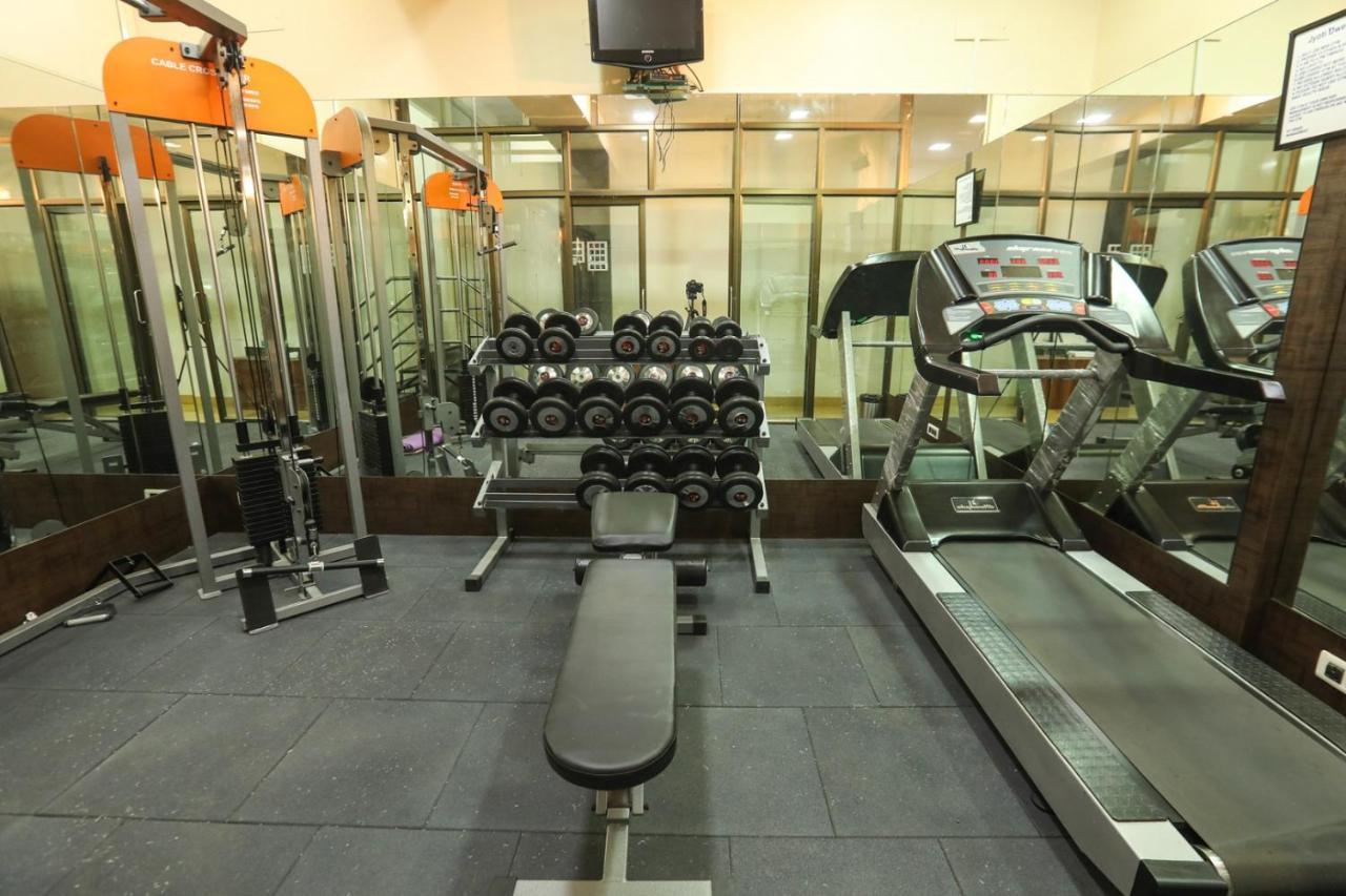 מומביי Jyoti Dwelling Hotel מראה חיצוני תמונה