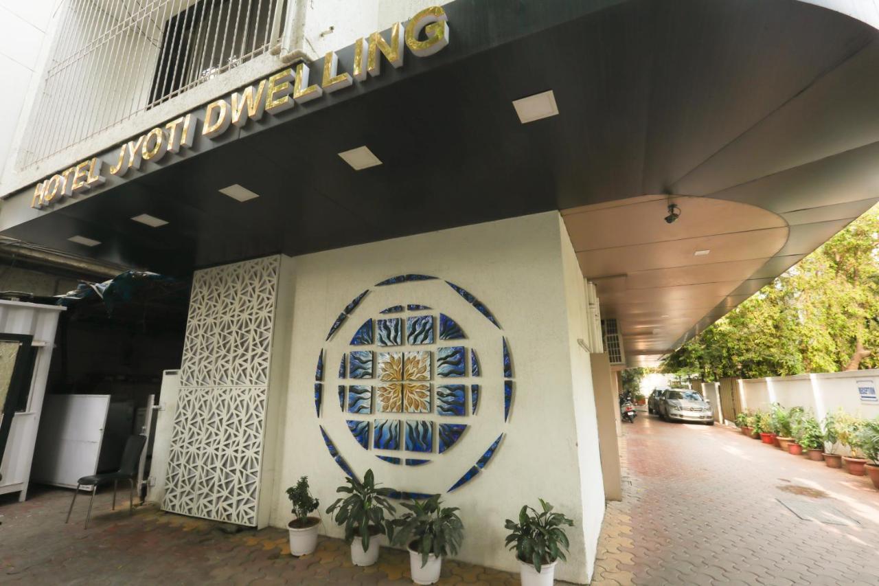 מומביי Jyoti Dwelling Hotel מראה חיצוני תמונה