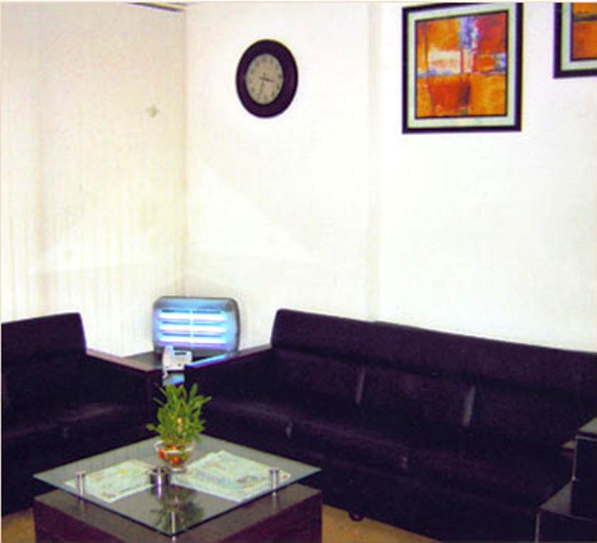 מומביי Jyoti Dwelling Hotel מראה חיצוני תמונה